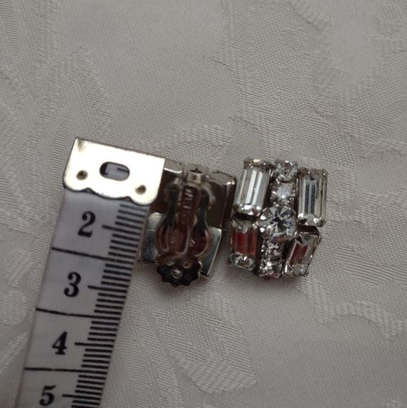 Weiss vintage baguette mozaic crystals silver tone clip on earrings - Picture 2 of 7